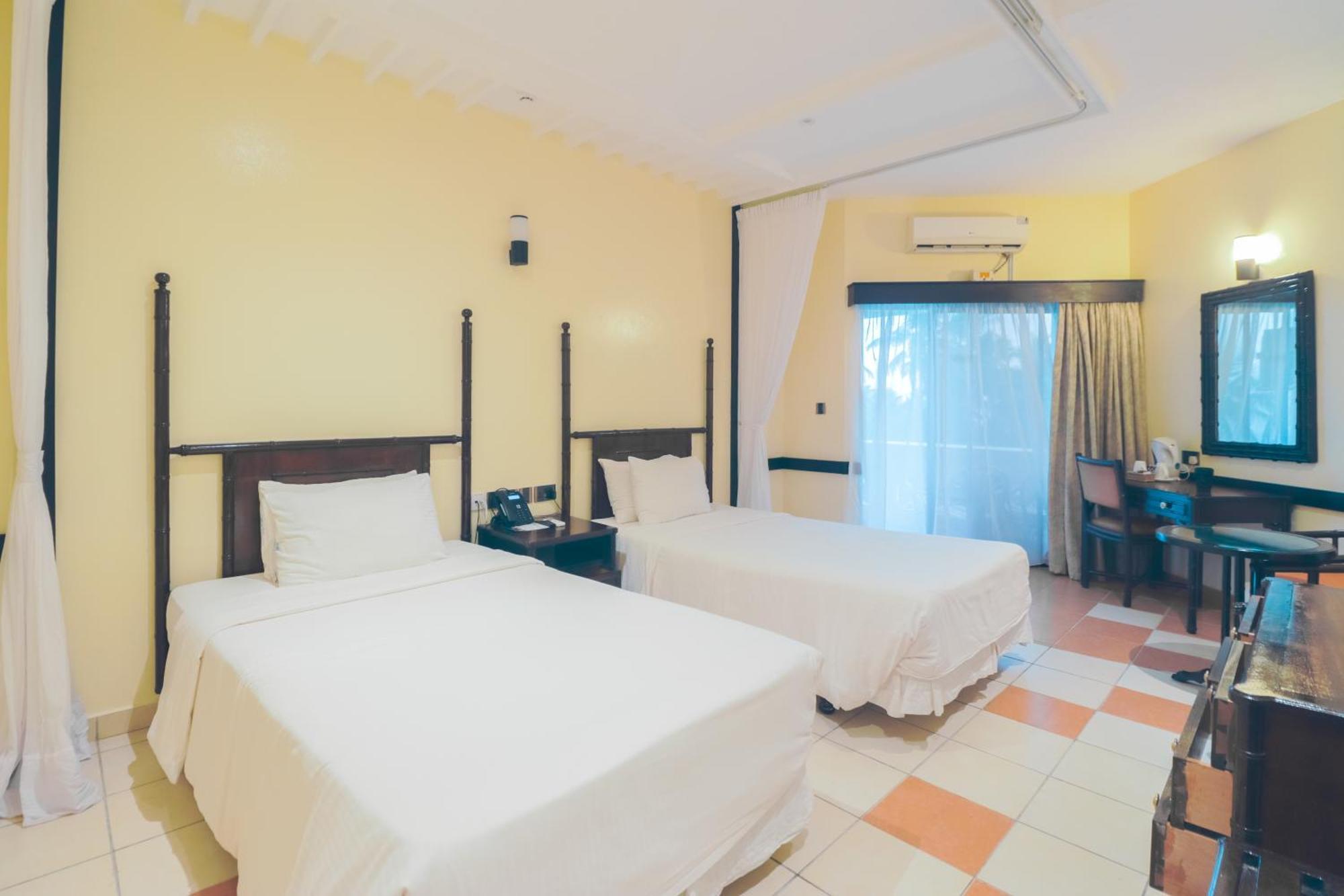 Mombasa Continental Resort Shanzu Eksteriør billede