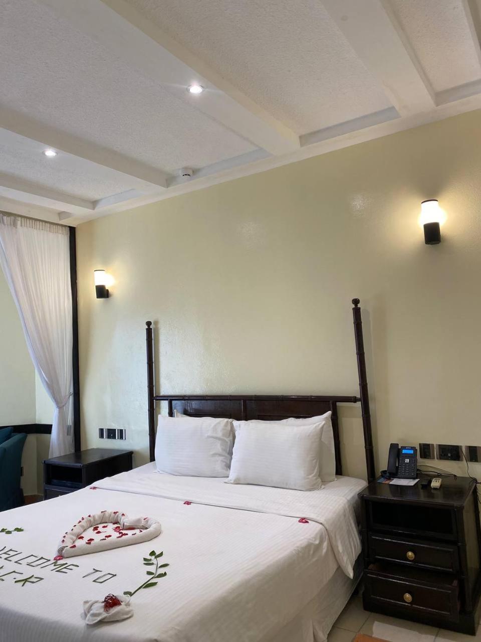 Mombasa Continental Resort Shanzu Eksteriør billede