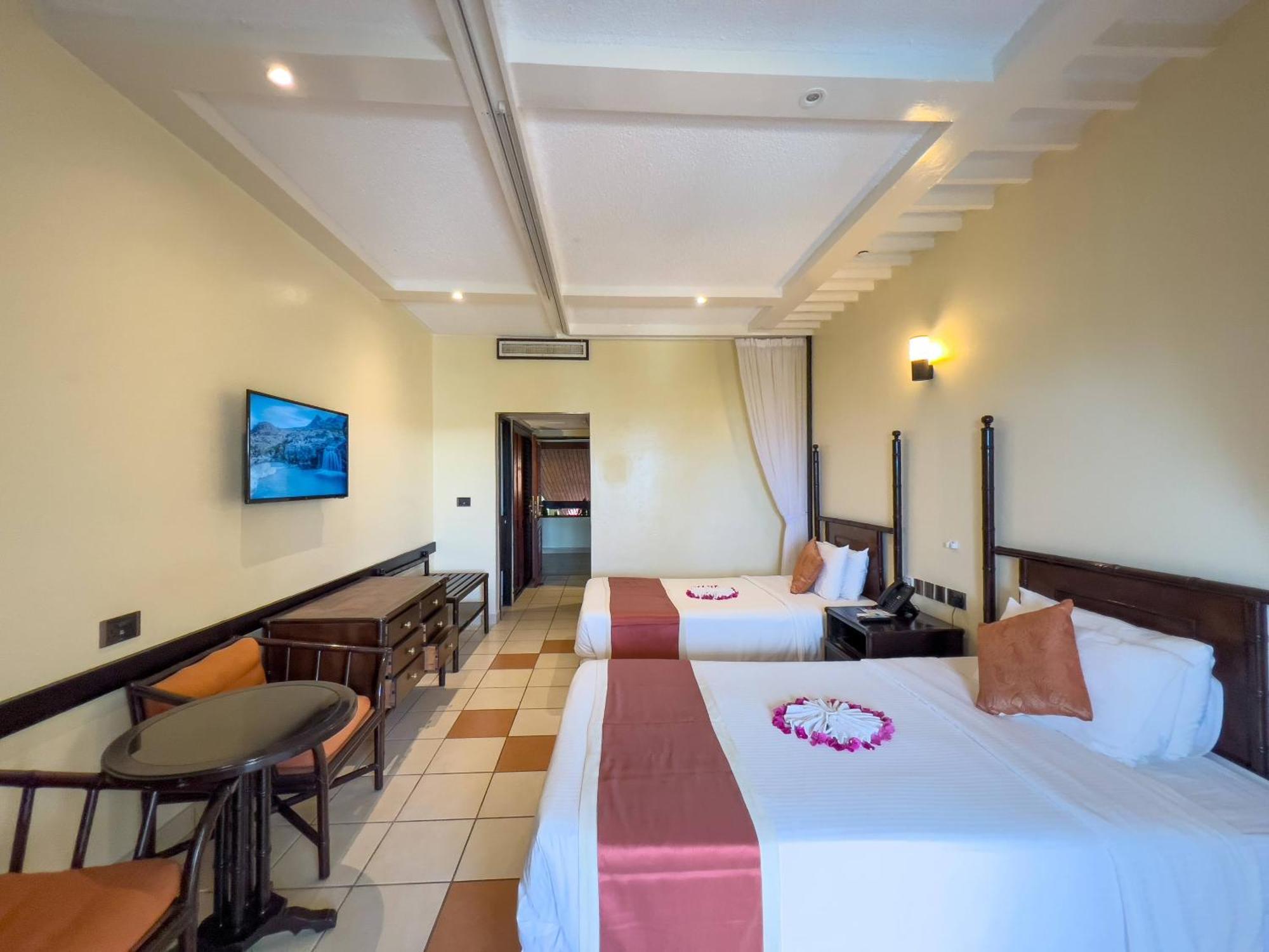 Mombasa Continental Resort Shanzu Eksteriør billede