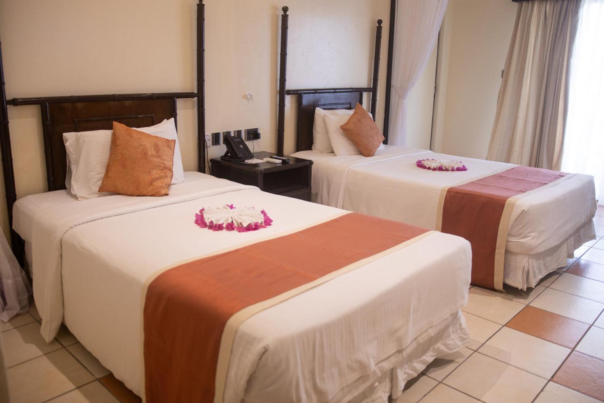 Mombasa Continental Resort Shanzu Eksteriør billede