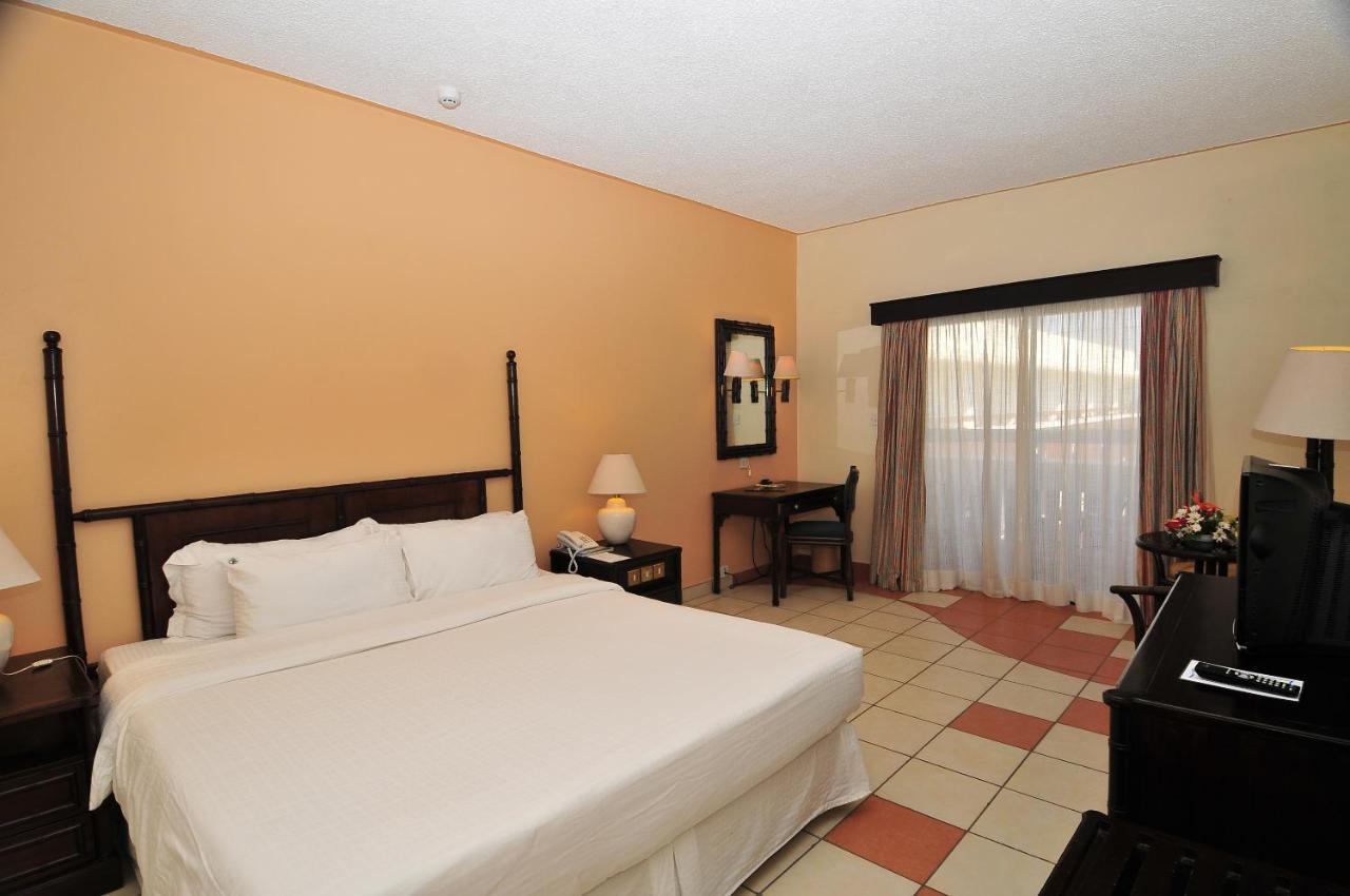 Mombasa Continental Resort Shanzu Eksteriør billede