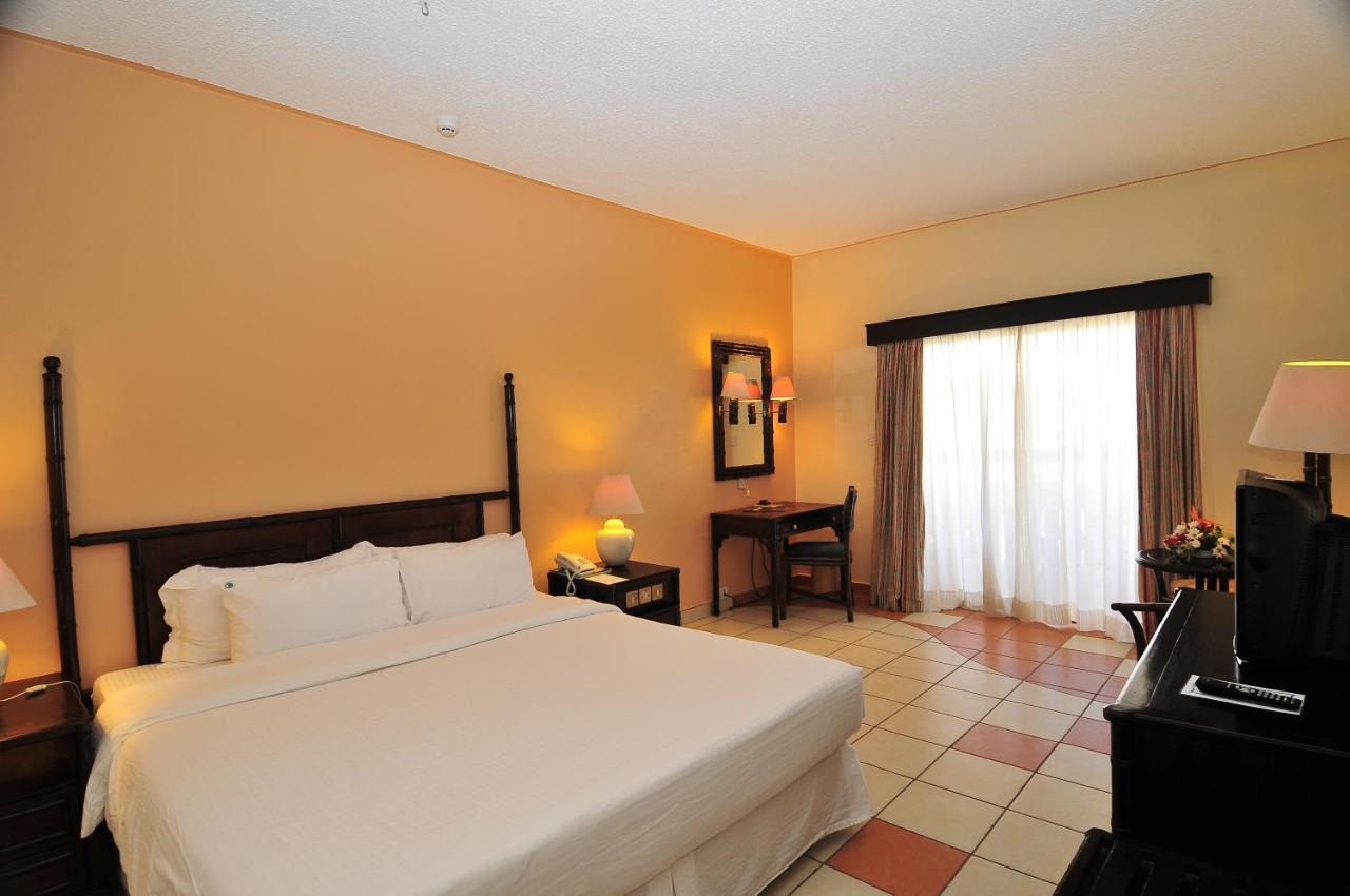 Mombasa Continental Resort Shanzu Eksteriør billede