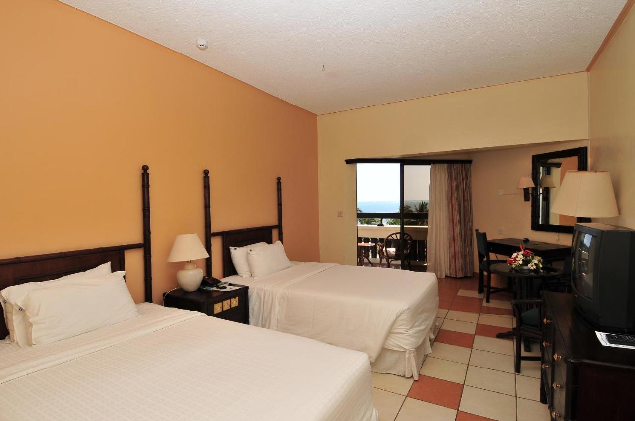 Mombasa Continental Resort Shanzu Eksteriør billede