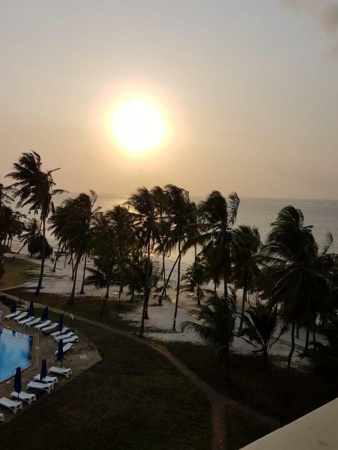 Mombasa Continental Resort Shanzu Eksteriør billede
